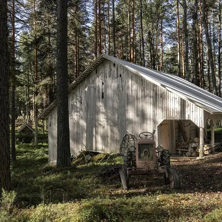 Rustic Off-grid On Private Island With Sauna Near Tarjanne, Pohjaslahti, Finland בית נופש